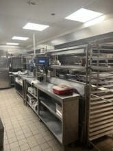 244 E 53rd St, New York, NY à vendre Photo intérieure– Image 2 sur 14