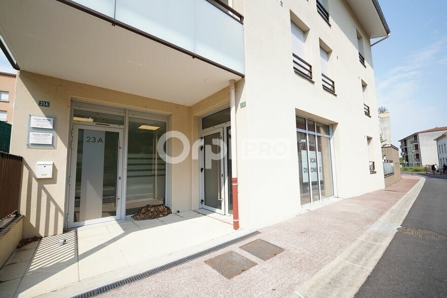 Local commercial dans Chaponnay à vendre - Photo de l’immeuble – Image 3 sur 5