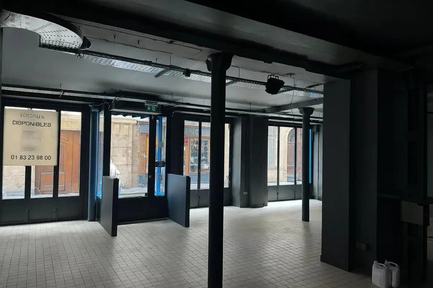 15 Rue Elzévir, Paris à louer - Photo de l’immeuble – Image 2 sur 2
