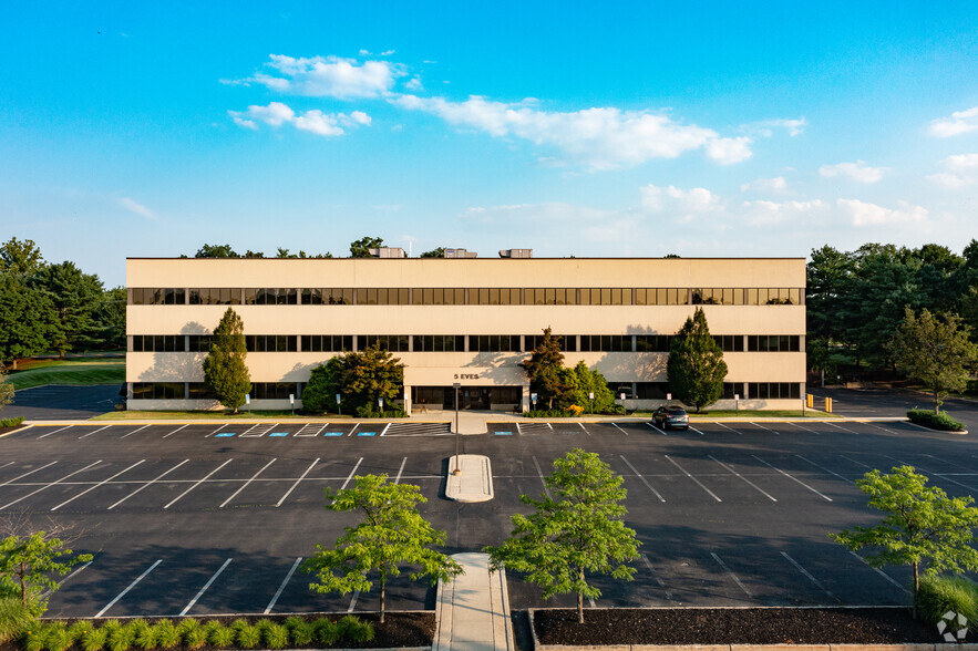 2 Eves Dr, Marlton, NJ à louer - Photo de l’immeuble – Image 3 sur 16