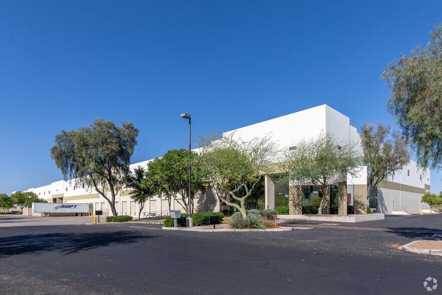 800 W Carver Rd, Tempe, AZ à louer - Photo de l’immeuble – Image 1 sur 5
