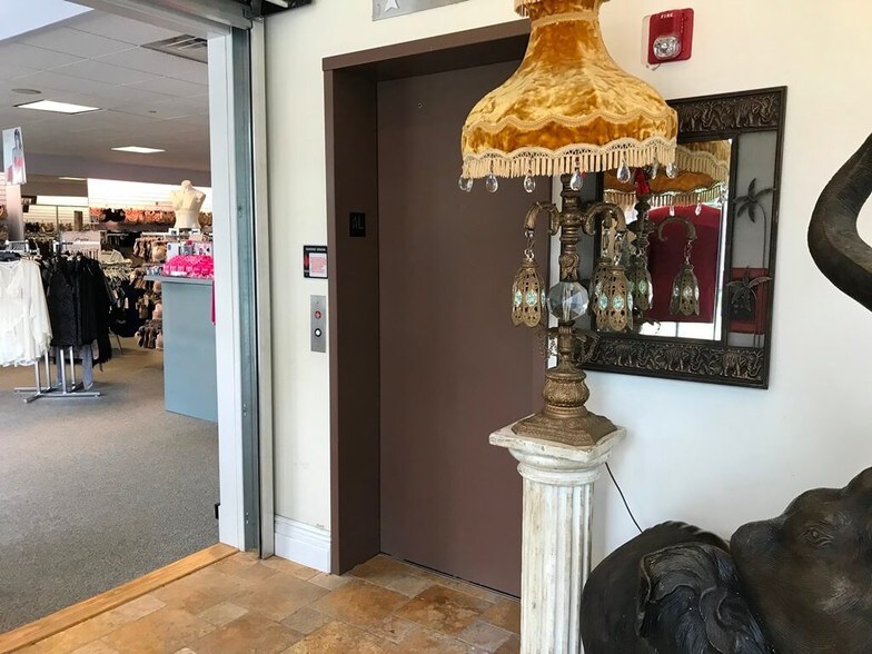 111 E Main St, Mount Kisco, NY à louer - Photo intérieure – Image 3 sur 21