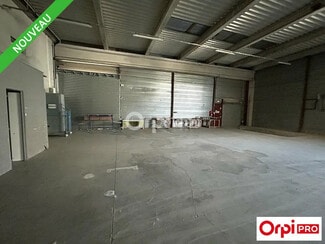 Plus de détails pour Local d'activités à louer