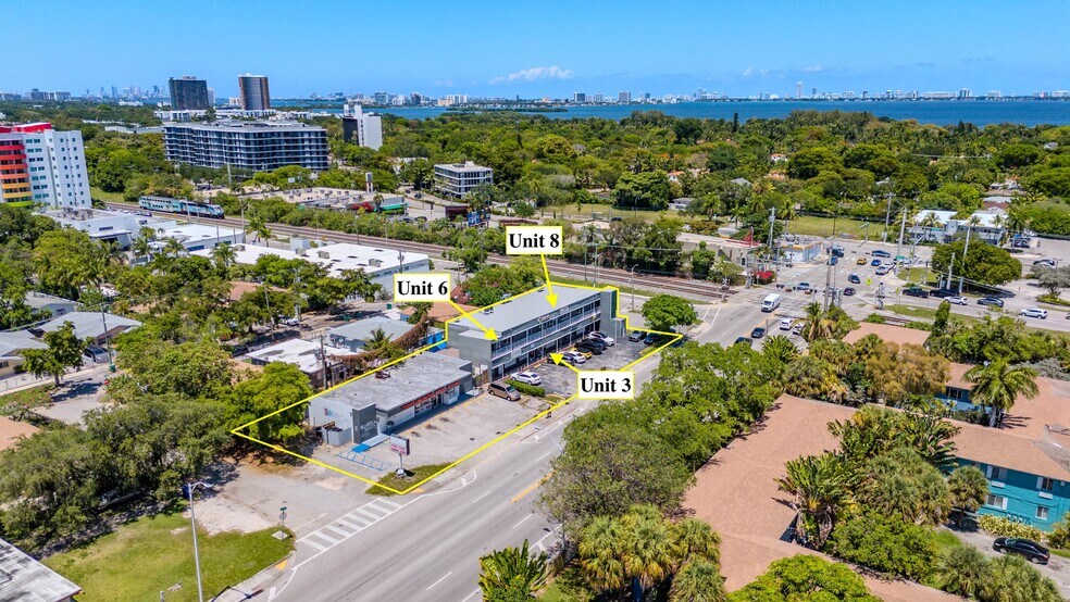 375 NE 54th St, Miami, FL à louer - Photo de l’immeuble – Image 1 sur 18