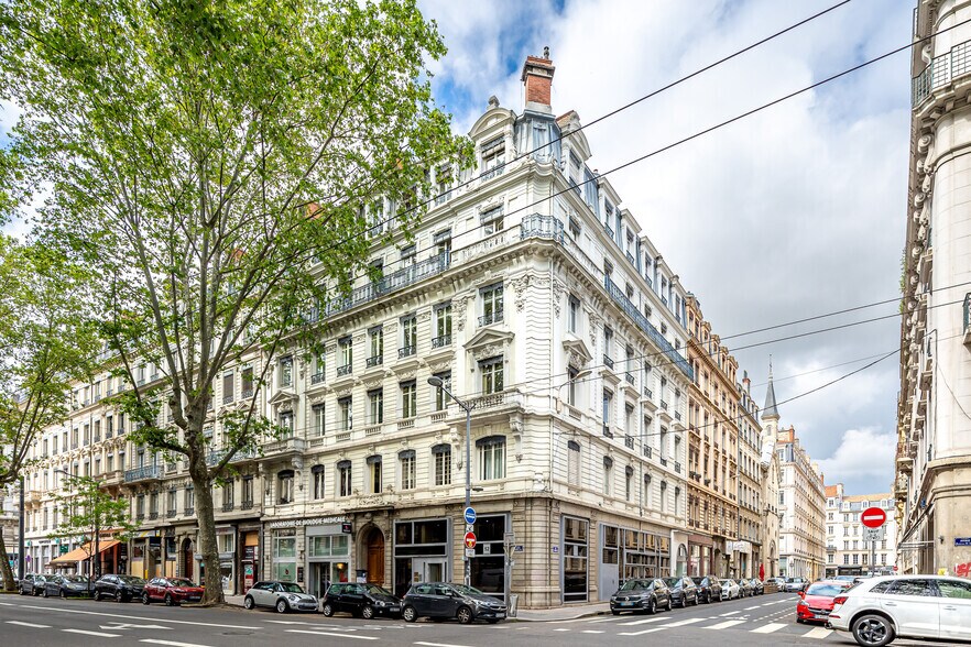 Local commercial dans Lyon à louer - Photo principale – Image 1 sur 5