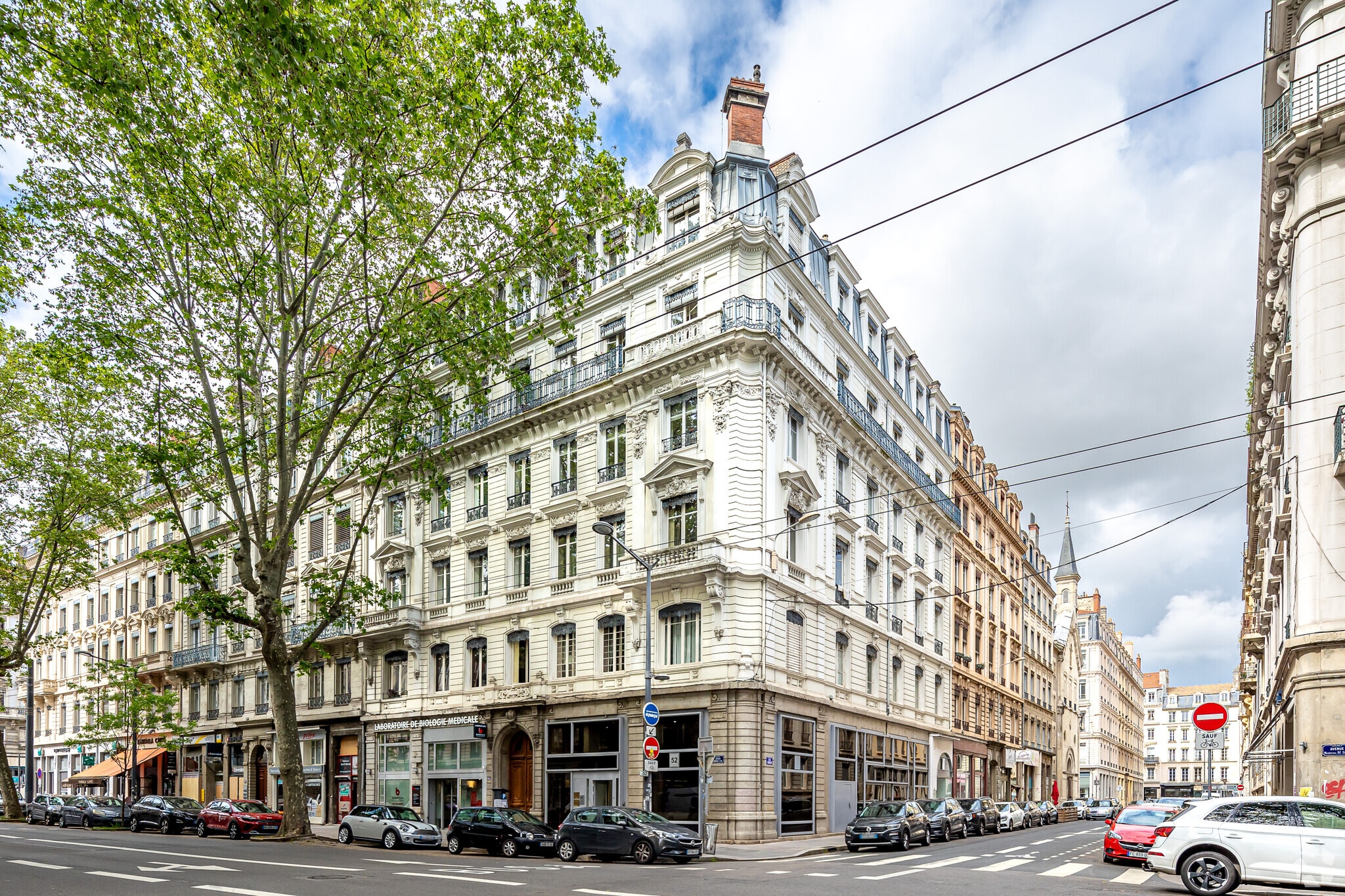 Local commercial dans Lyon à louer Photo principale– Image 1 sur 6