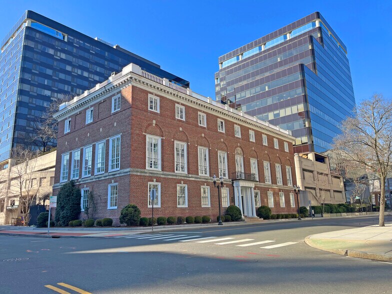 6 Suburban Ave, Stamford, CT à louer - Photo de l’immeuble – Image 1 sur 18