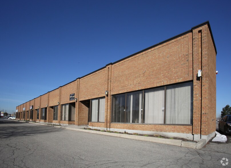 10 Bram Ct, Brampton, ON à louer - Photo principale – Image 1 sur 5