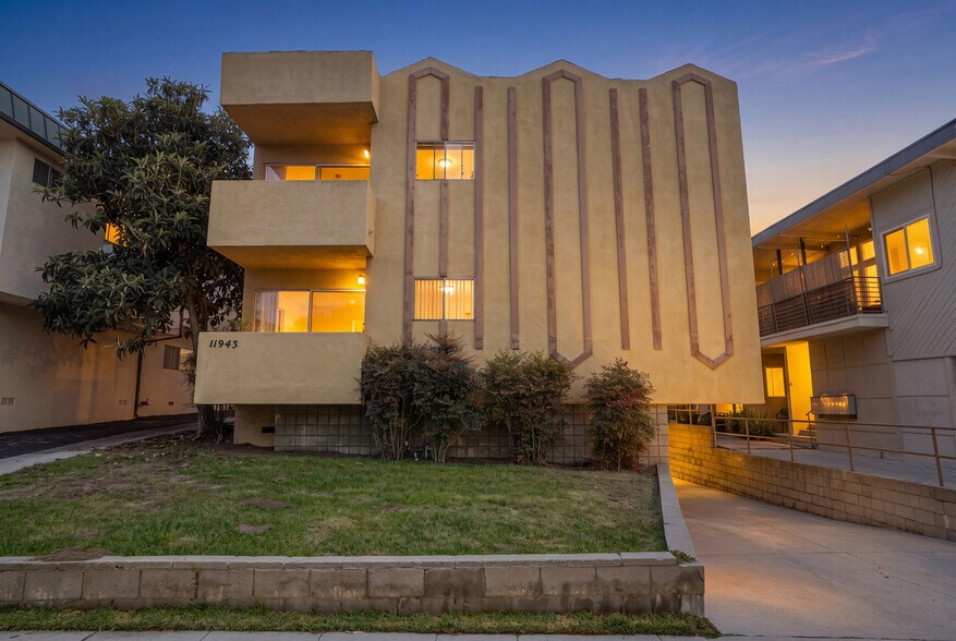 11943 Kiowa Ave, Los Angeles, CA à vendre - Photo de l’immeuble – Image 3 sur 29