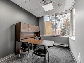 1033 Bay St, Toronto, ON à louer Photo intérieure– Image 2 sur 28