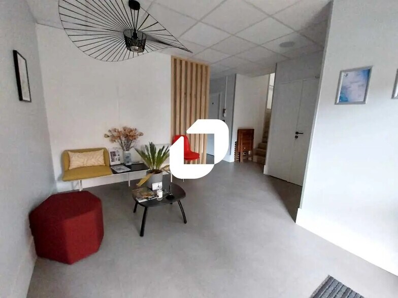 10 Avenue Ampère, Montigny-le-Bretonneux à louer - Photo intérieure – Image 2 sur 15