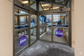 4955-4975 Boul Guillaume-Couture, Lévis, QC à louer Photo de l’immeuble– Image 2 sur 15