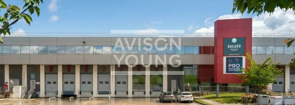 Local d’activités dans Les Ulis à louer - Photo de l’immeuble – Image 1 sur 3