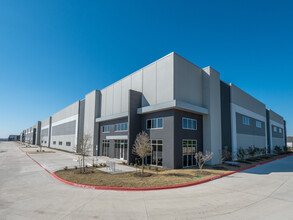 600 Schneider Blvd, Hutto, TX à louer Photo de l’immeuble– Image 1 sur 8
