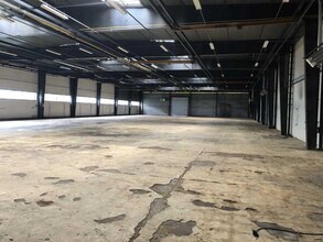 Local d'activités dans Vénissieux à vendre Photo intérieure– Image 1 sur 5