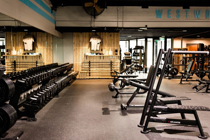 610 S Jennings Ave, Fort Worth, TX à louer - Photo de l’immeuble – Image 3 sur 8