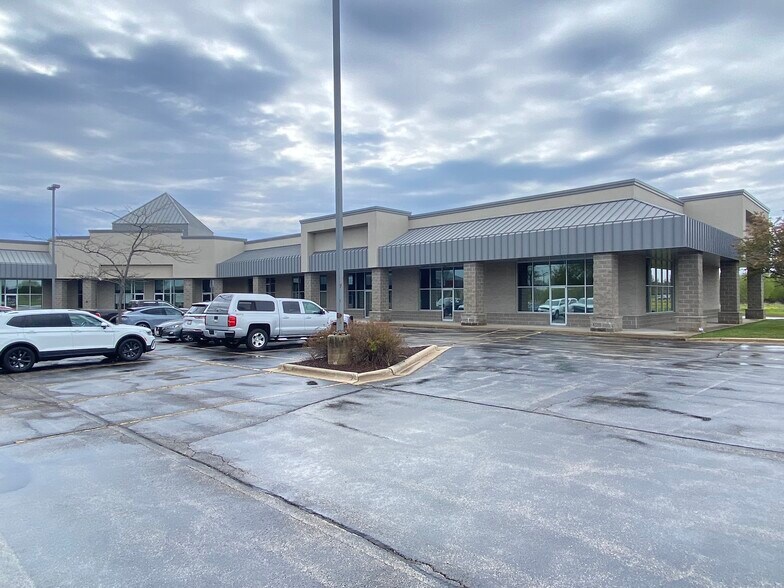 3377 Packerland Dr, De Pere, WI à louer - Photo de l’immeuble – Image 3 sur 5