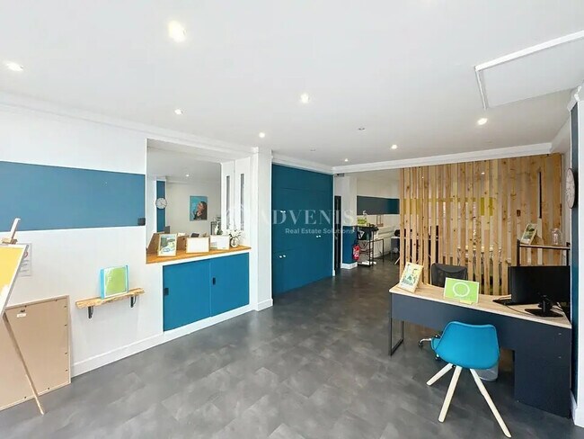 Plus de détails pour Local commercial à louer