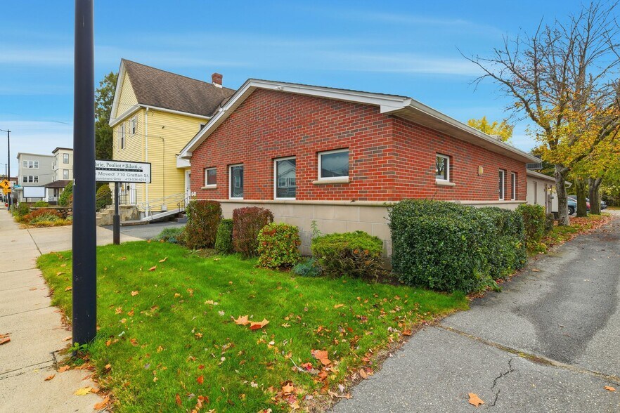 641 Grattan St, Chicopee, MA à louer - Photo de l’immeuble – Image 3 sur 28