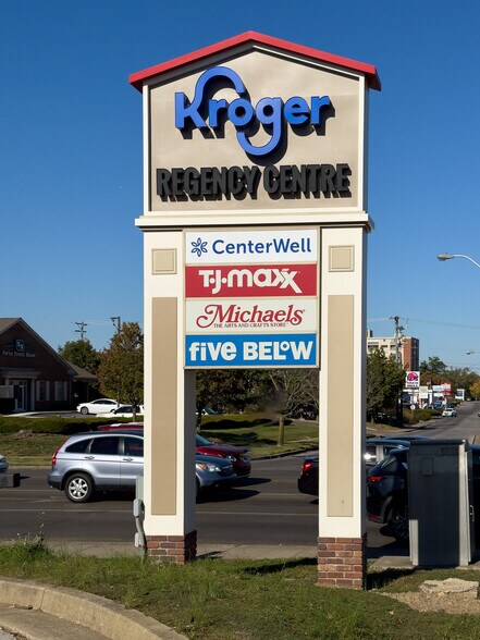2307-2375 Nicholasville Rd, Lexington, KY à louer - Photo principale – Image 1 sur 48