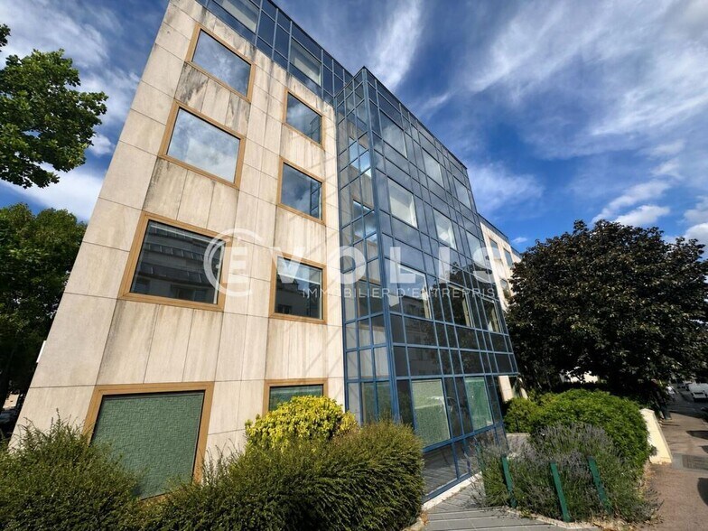 6-10 Rue Chevreul, Suresnes à vendre - Photo de l’immeuble – Image 1 sur 44