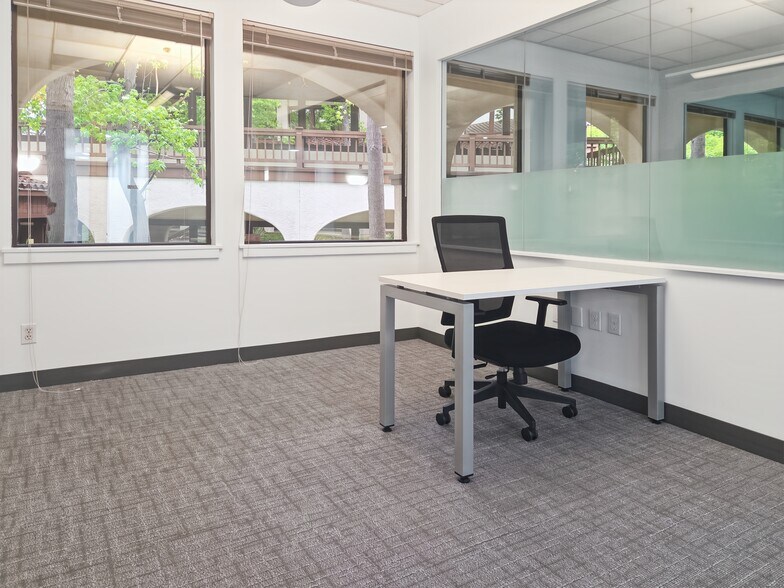 4 Orinda Way, Orinda, CA à louer - Photo de l’immeuble – Image 2 sur 12