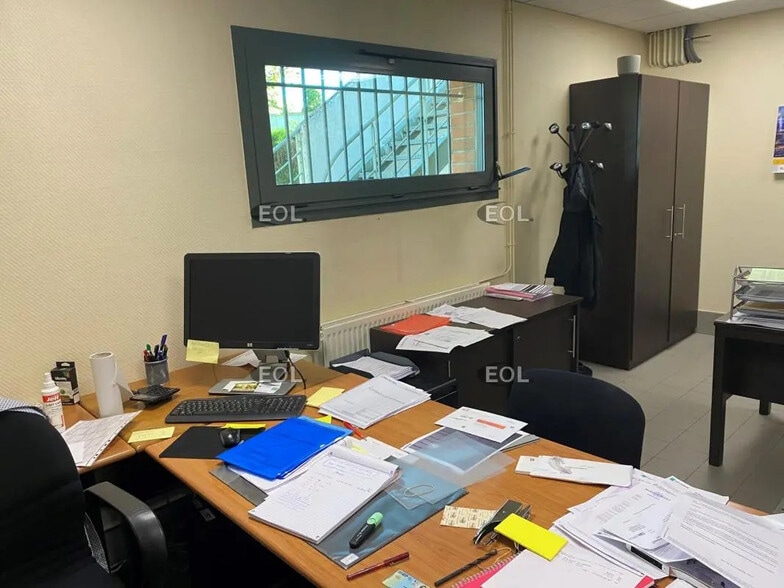 Local d’activités dans Gretz-Armainvilliers à louer - Photo de l’immeuble – Image 3 sur 4