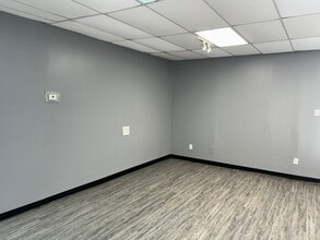 7920 Elmbrook Dr, Dallas, TX à louer Photo intérieure– Image 1 sur 2