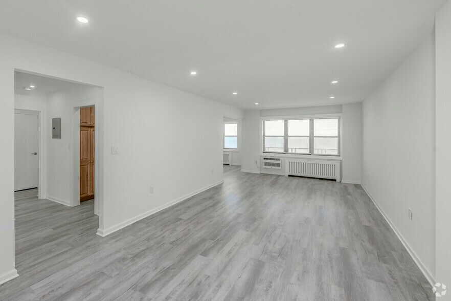 854-860 E Broadway, Long Beach, NY à louer - Photo intérieure – Image 3 sur 19