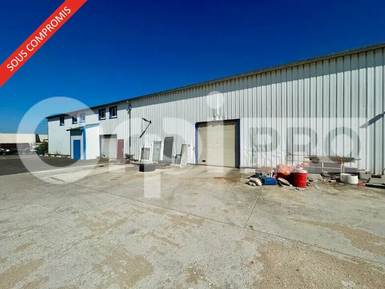 Local d'activités dans Varennes-Jarcy à vendre - Photo de l’immeuble – Image 2 sur 4