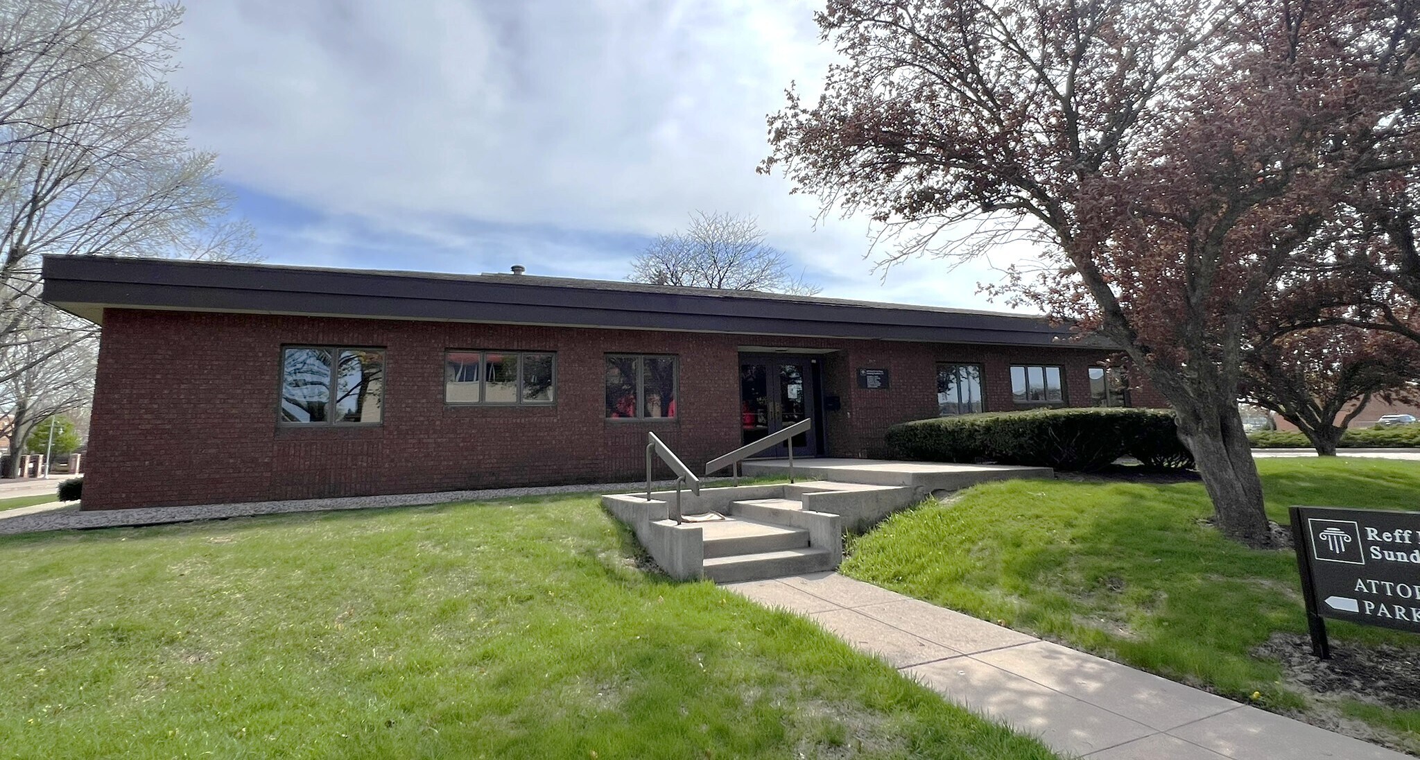 217 Ceape Ave, Oshkosh, WI à vendre Photo de l’immeuble– Image 1 sur 10
