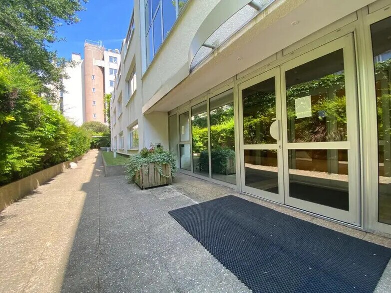 Bureau dans Boulogne-Billancourt à vendre - Photo de l’immeuble – Image 1 sur 10