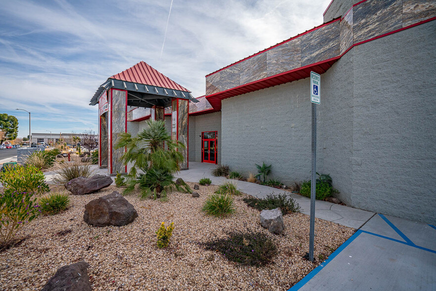 356 E Avenue K6 Ave, Lancaster, CA à louer - Photo de l’immeuble – Image 2 sur 13