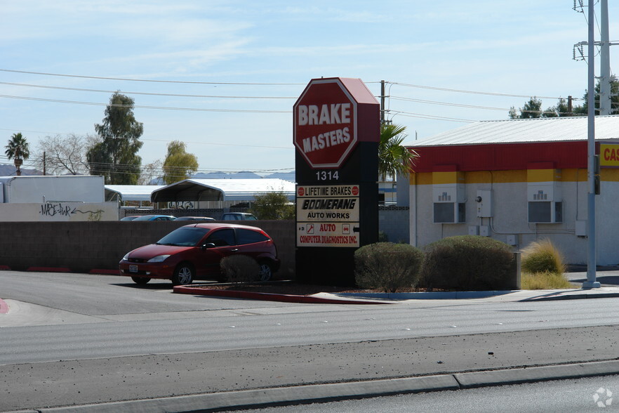 1314 N Nellis Blvd, Las Vegas, NV à louer - Photo de l’immeuble – Image 3 sur 14