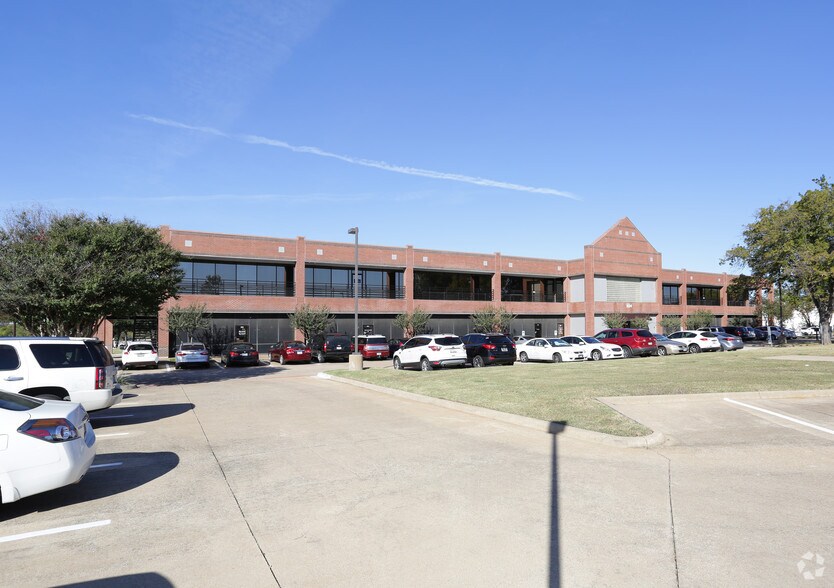 1024 S Greenville Ave, Allen, TX à vendre - Photo principale – Image 1 sur 22