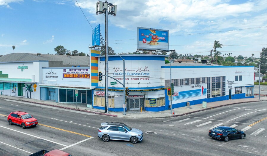 4401 W Slauson Ave, Los Angeles, CA à louer - Photo de l’immeuble – Image 3 sur 8