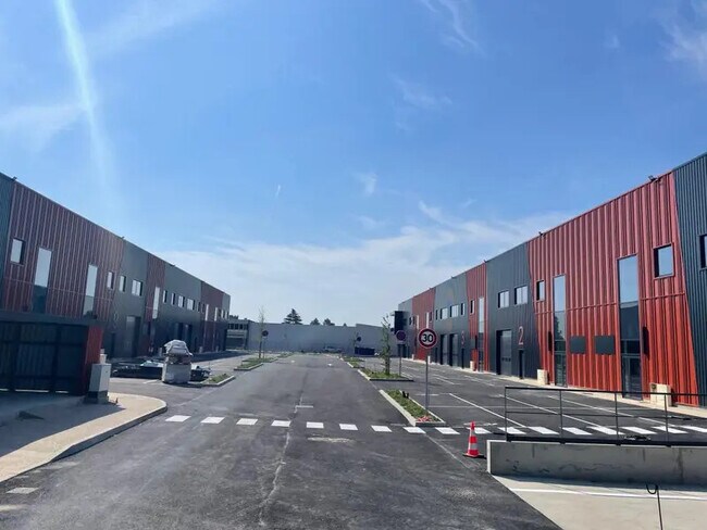 Plus de détails pour 6/8 Avenue Du Vert Galant, SAINT-OUEN-L'AUMONE - Local d'activités à louer