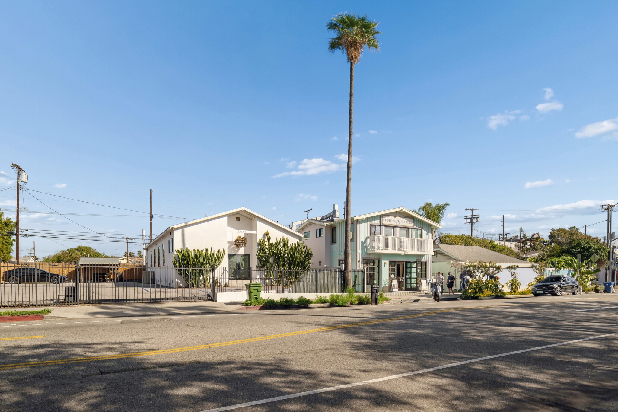 1043 Abbot Kinney Blvd, Venice, CA à vendre Photo de l’immeuble– Image 1 sur 7
