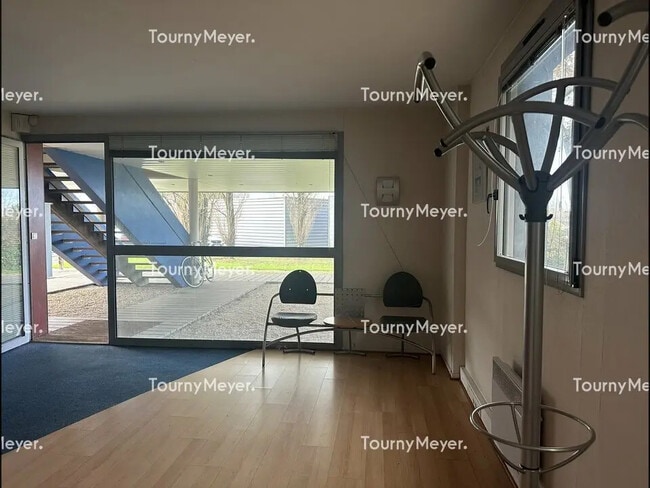 Plus de détails pour Bureau à vendre