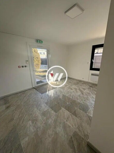 200 Rue Jean De Guiramand, Aix-en-Provence à louer - Photo de l’immeuble – Image 1 sur 5