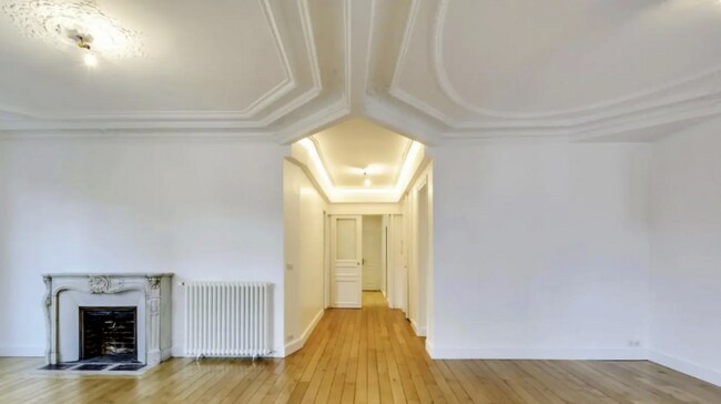 Plus de détails pour Avenue George V, Paris - Bureau à louer