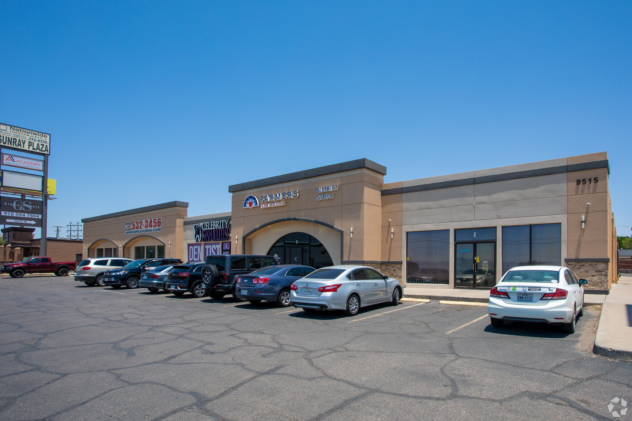 9515 Gateway Blvd W, El Paso, TX à louer Photo de l’immeuble– Image 1 sur 17