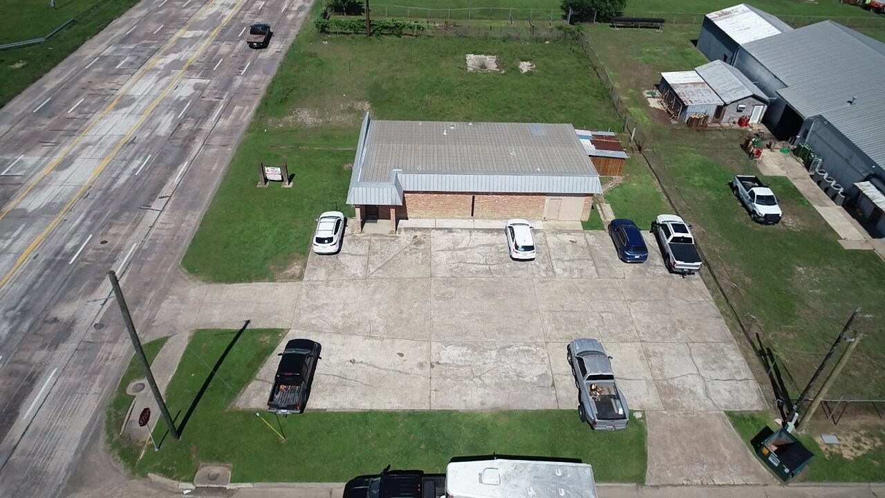 1261 Highway 90, Liberty, TX à vendre Photo de l’immeuble– Image 1 sur 5