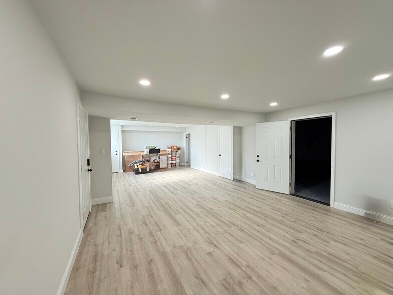 5729-5731 S Beech Daly Rd, Dearborn Heights, MI à vendre - Photo de l’immeuble – Image 3 sur 21