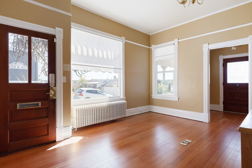 1199 SE Dock St, Oak Harbor, WA à vendre - Photo de l’immeuble – Image 3 sur 20