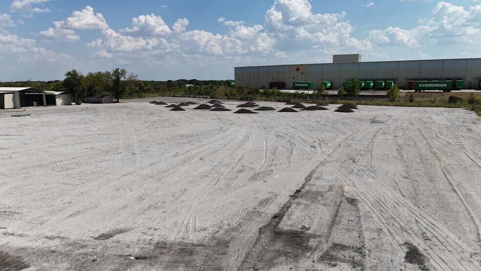 601, 867, 906 Talco Rd, Lancaster, TX à louer - Photo de l’immeuble – Image 3 sur 6