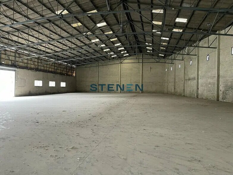 Industriel/Logistique dans Bouc-Bel-Air à louer - Photo de l’immeuble – Image 1 sur 8