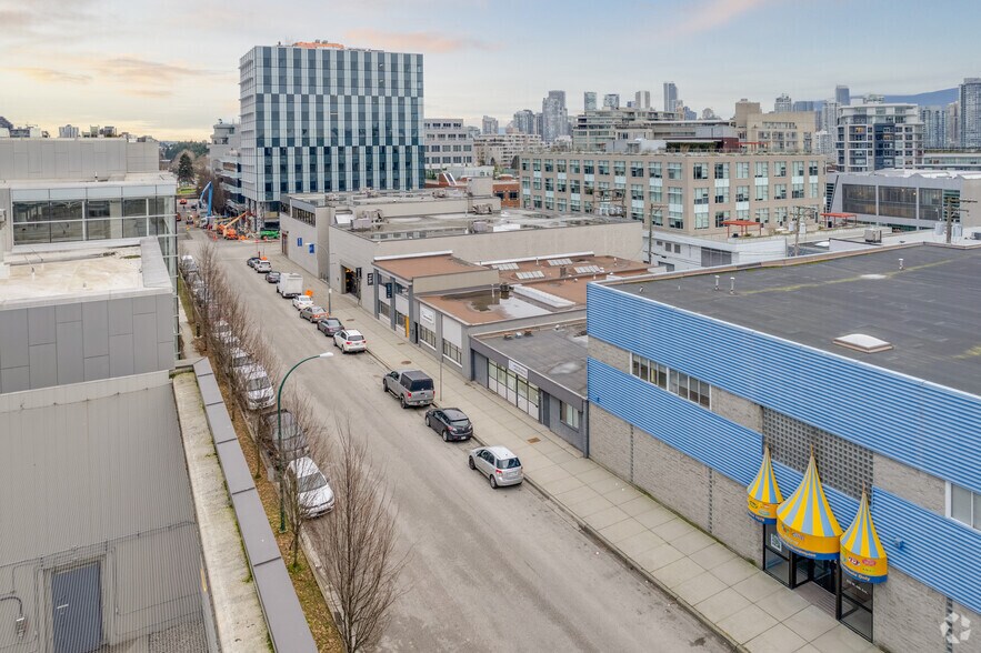 341 W 6th Ave, Vancouver, BC à louer - Photo de l’immeuble – Image 2 sur 3