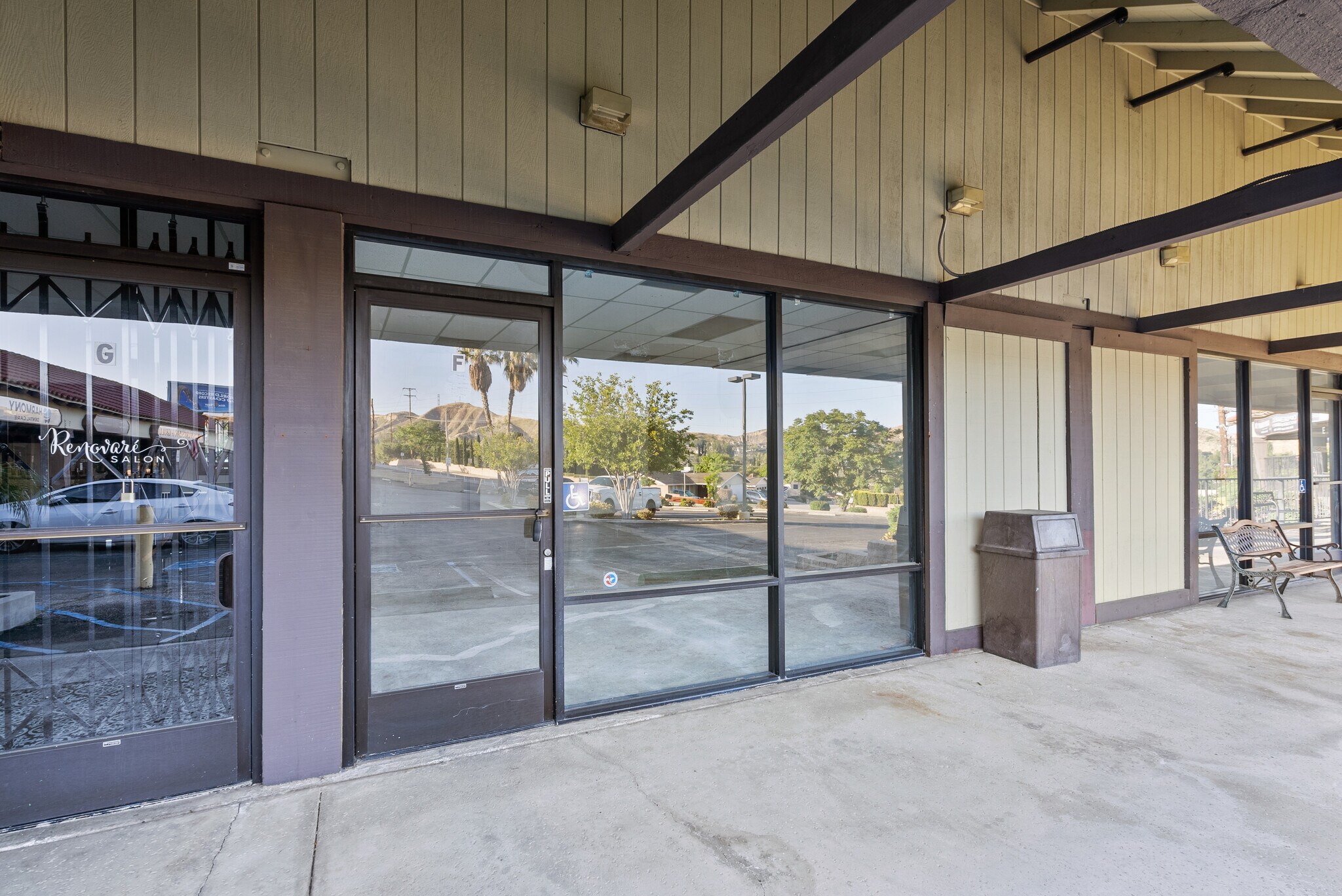 28200 Bouquet Canyon Rd, Santa Clarita, CA à louer Photo intérieure– Image 1 sur 11
