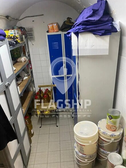 Local commercial dans Paris à louer - Photo de l’immeuble – Image 3 sur 4